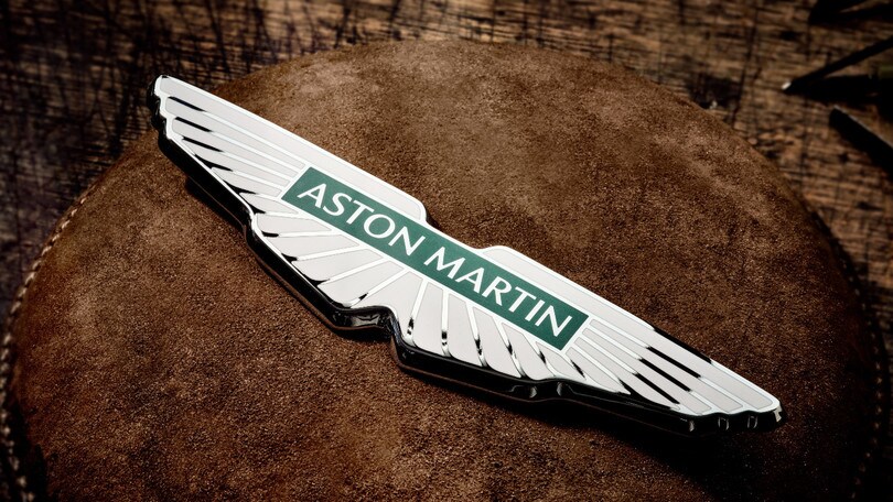 Aston Martin, il logo si rinnova per celebrare 100 anni di motorsport