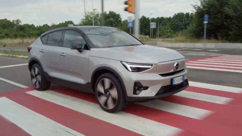 Volvo C40 Recharge, la prova del crossover-coupé elettrico