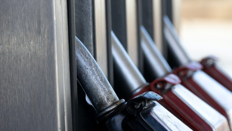 Carburanti: ulteriore flessione, benzina al self a 1,861 euro a litro