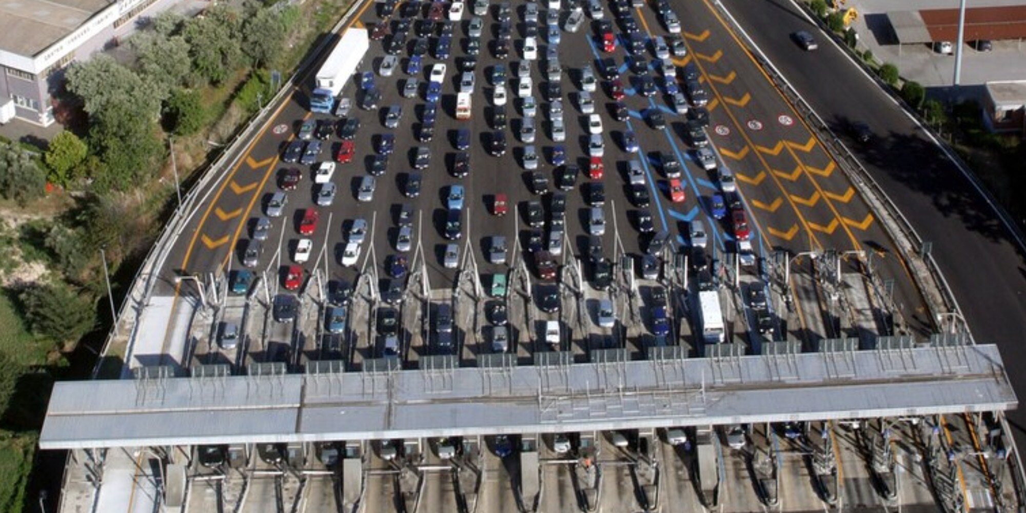 Traffico, previsioni da incubo per Ferragosto: tutte le info su viabilità e strade