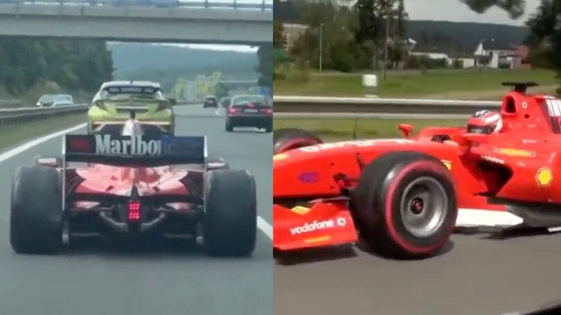 Spunta una monoposto nel traffico: stupore per la "Ferrari" in autostrada