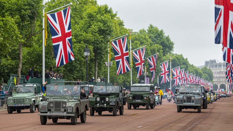 Land Rover, 70 anni con la Regina Elisabetta