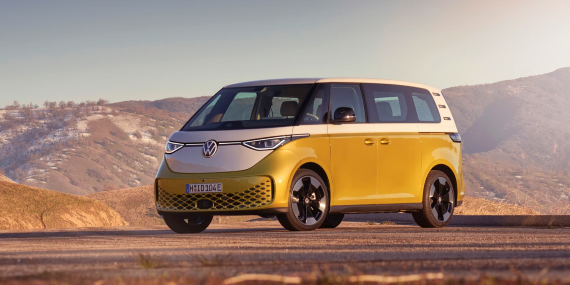 VW ID.Buzz, prezzi e versioni ufficiali per l'Italia del van elettrico