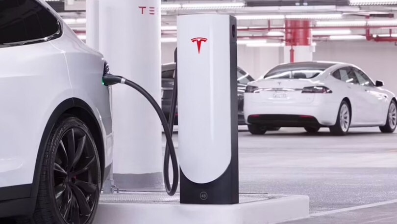 Crisi energetica, in California "evitare di ricaricare le auto elettriche"