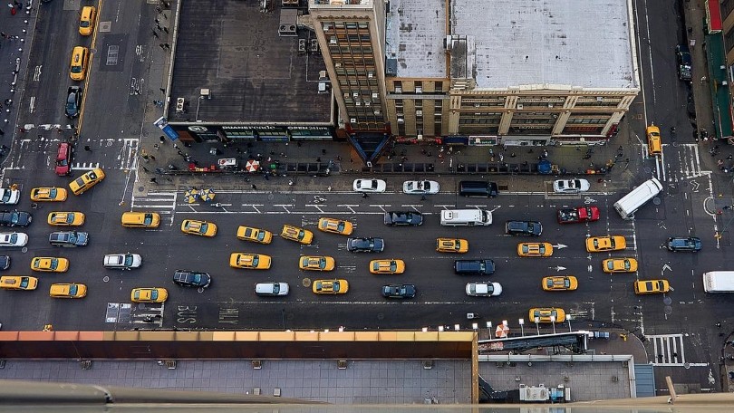 Mosca, Anonymous hackera l'app dei taxi: traffico da panico in strada