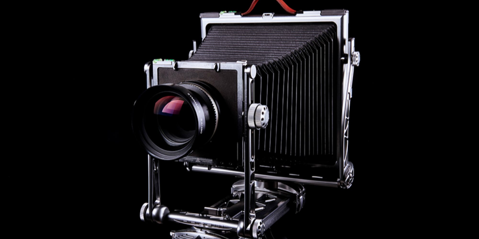 Pagani si sbizzarrisce, ecco la fotocamera analogica con Gibellini