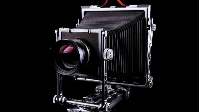 Pagani si sbizzarrisce, ecco la fotocamera analogica con Gibellini