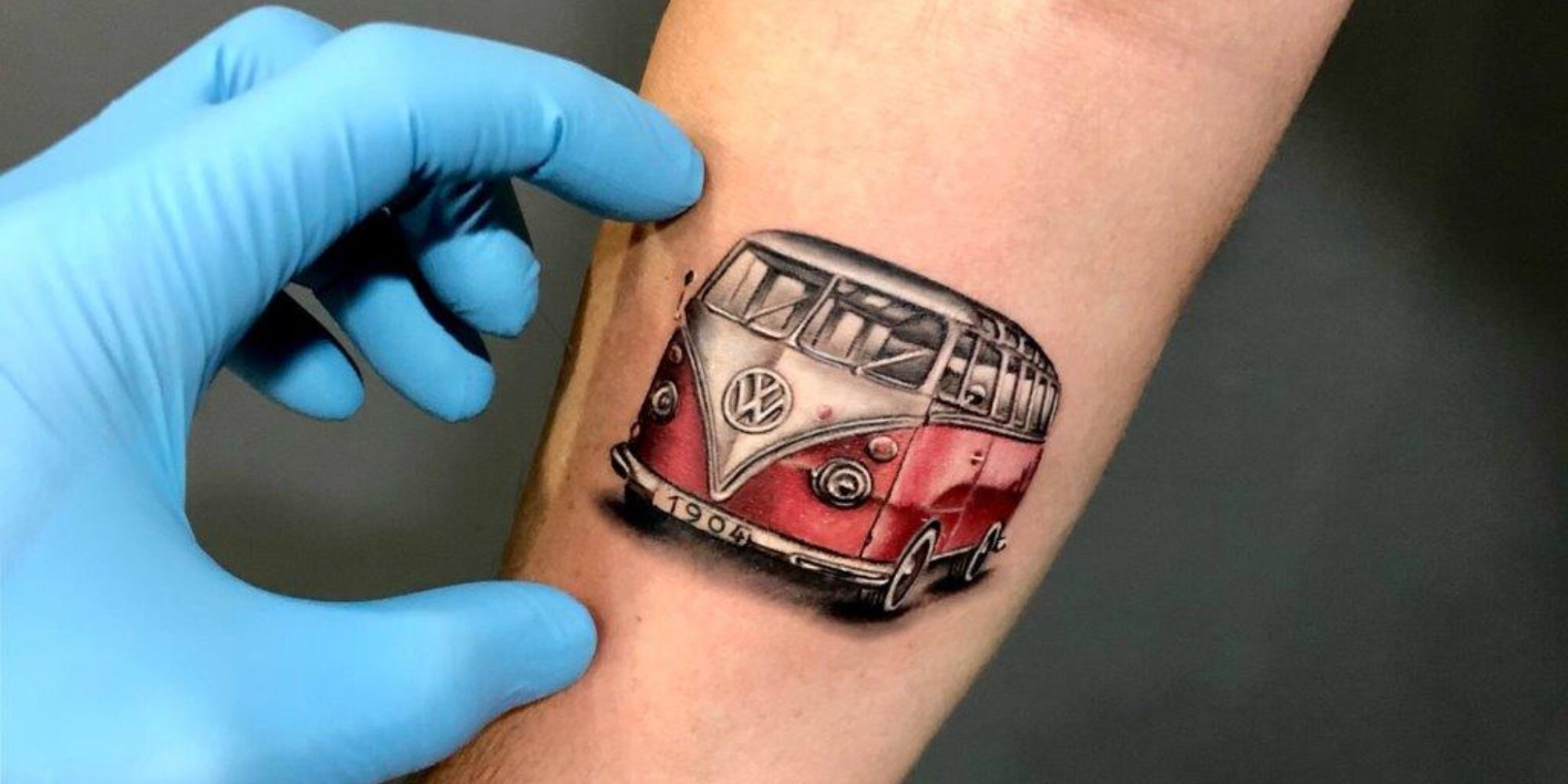 Tattoo e motori, la passione per i motori tatuata sulla pelle a Torino