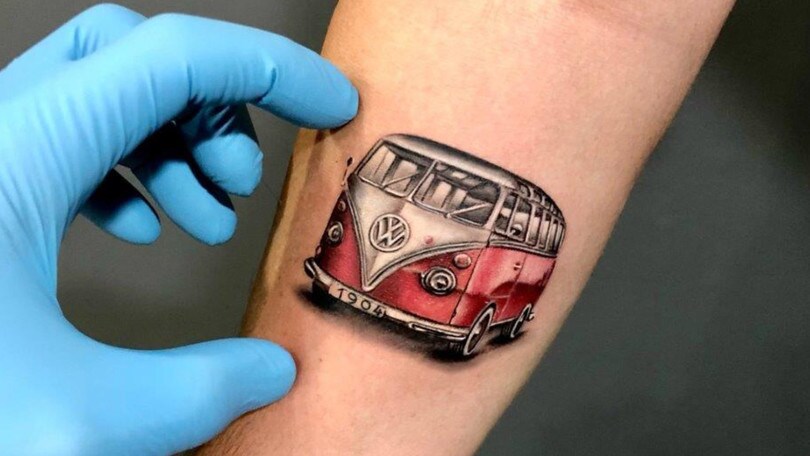Tattoo e motori, la passione per i motori tatuata sulla pelle a Torino