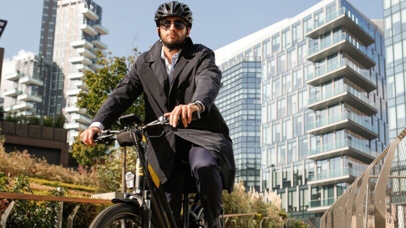 Aon e Pirelli, l'headquarter milanese si riempie di e-bike