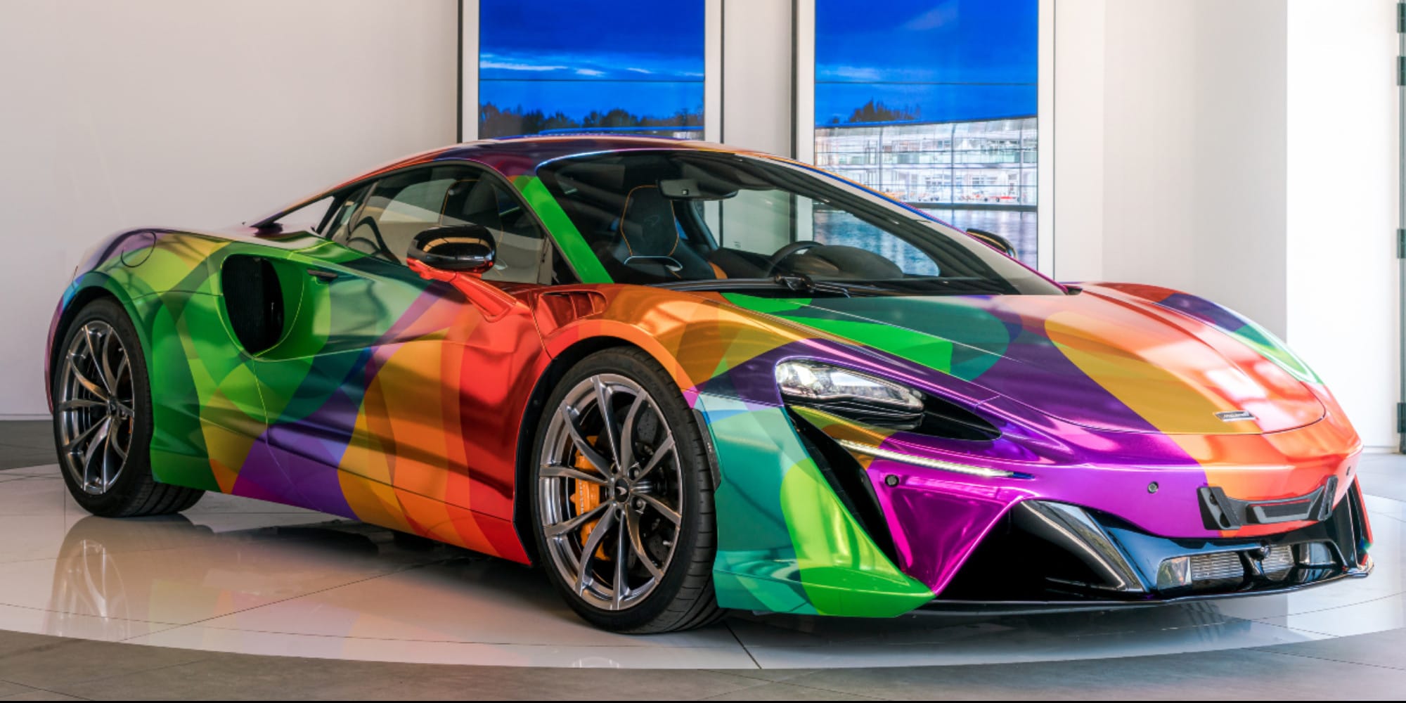 Mclaren Artura diventa una Art Car al Chantilly Arts & Élégance