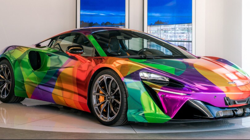 Mclaren Artura diventa una Art Car al Chantilly Arts & Élégance
