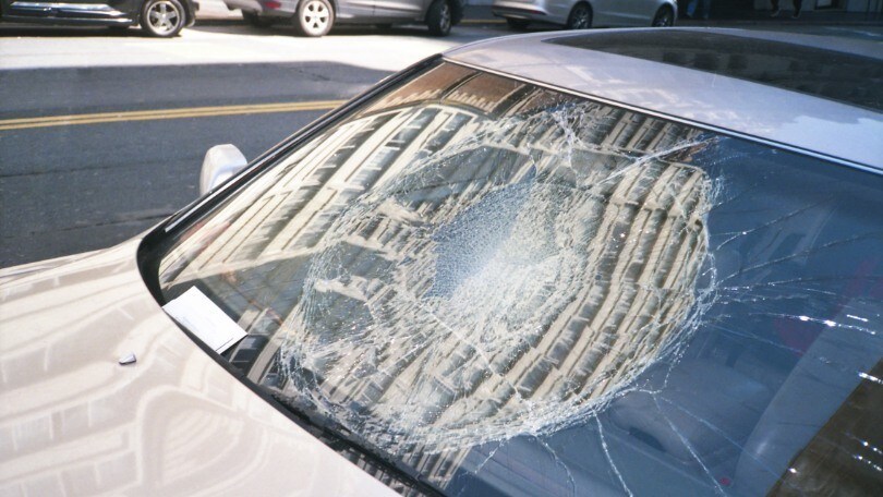 Mestre, auto si immette nel sottopasso e si schianta: 4 feriti