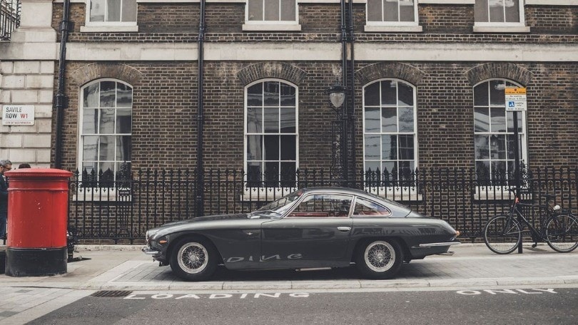 Lamborghini: la 400 GT 2+2 omaggia i Beatles per i 60 anni di “Love Me do”