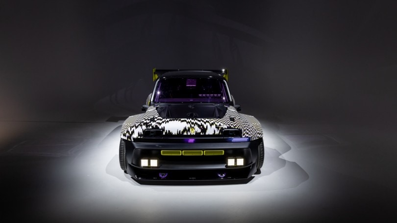 Renault R5 Turbo 3E, nuove foto per l'elettrica da drift