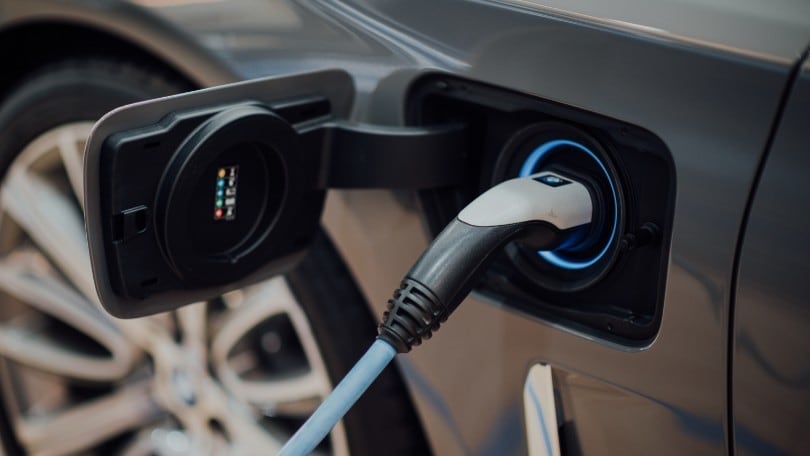 Auto elettriche: in arrivo il bonus per l'istallazione delle colonnine private