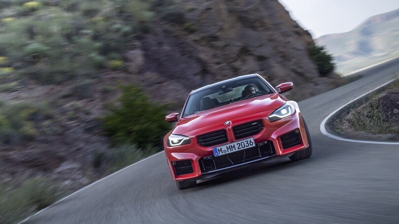 Nuova BMW M2 Coupé: automatica o manuale parla agli appassionati