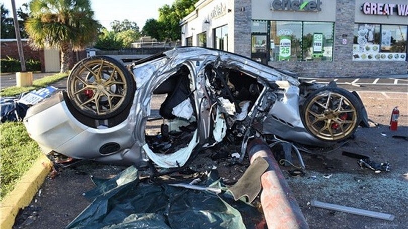 Tre 15enni rubano la Maserati e fuggono dalla polizia: ecco il risultato