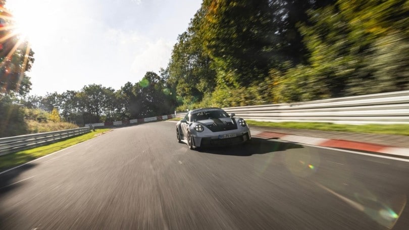 Porsche 911 GT3 RS: è record di velocità al Nordschleife