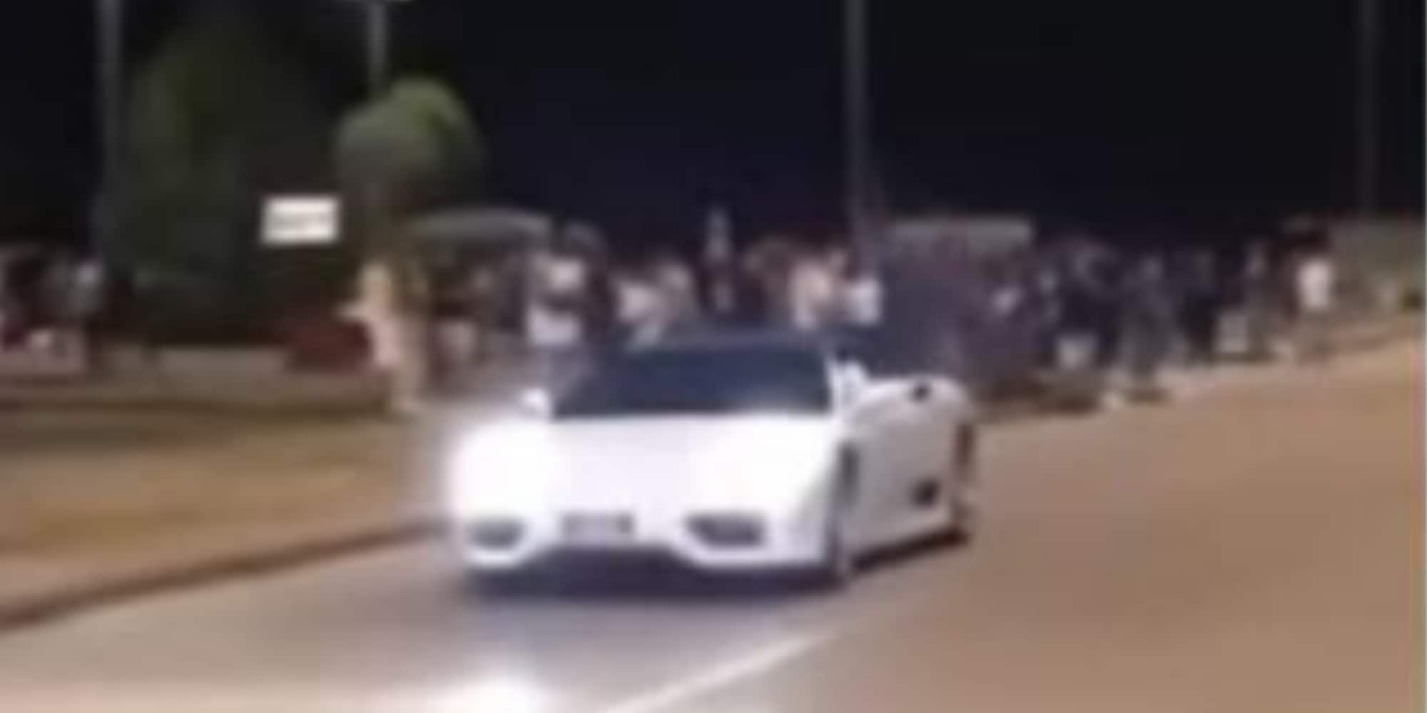 Vuol farsi notare ma distrugge la Ferrari per un’accelerata di troppo