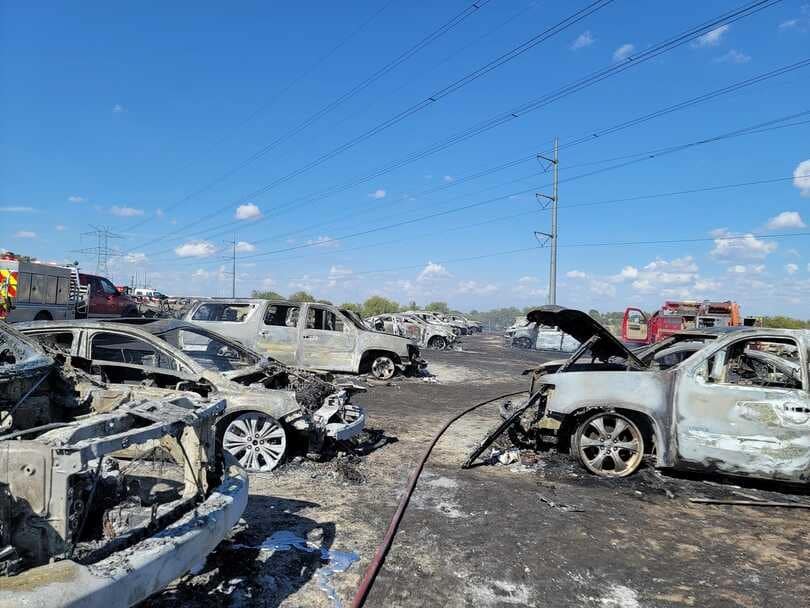 Texas, 73 auto a fuoco a causa di una sigaretta