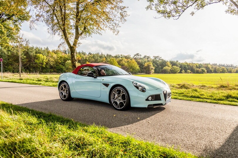 Alfa Romeo 8C Spider, all'asta un esemplare in Blu Celeste