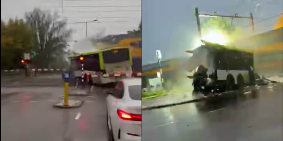 Autobus si guasta sui binari, il treno in corsa lo travolge - VIDEO