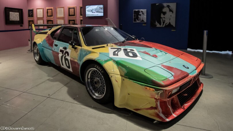 C'è tutto il fascino della Pop Art in questa storica Bmw M1