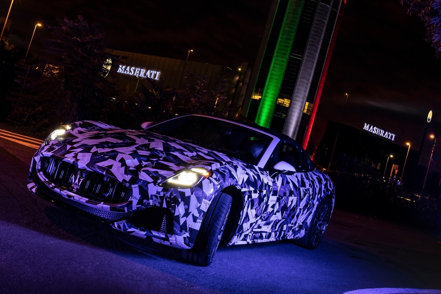 Maserati GranCabrio 2023, il prototipo su strada