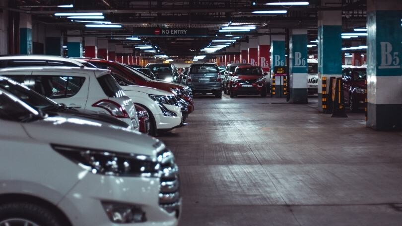 Mercato auto usate in negativo, ripresa per le minivolture