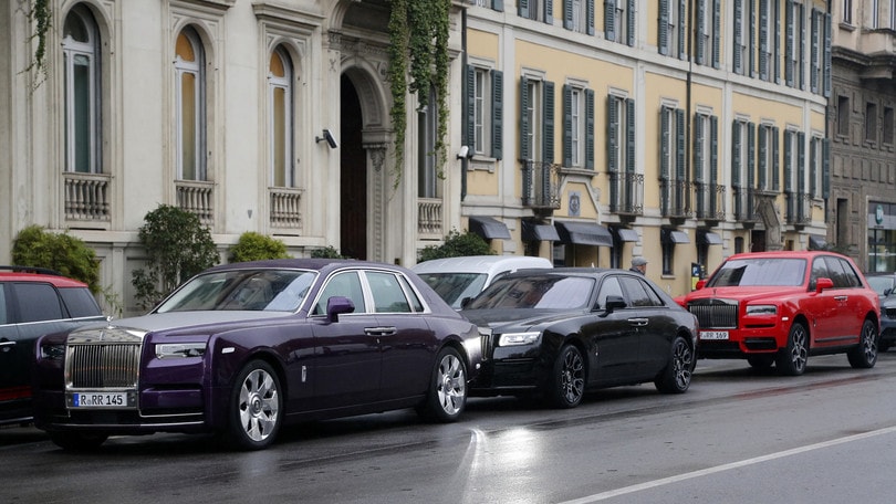 Rolls-Royce Phantom, lusso in strada a Milano