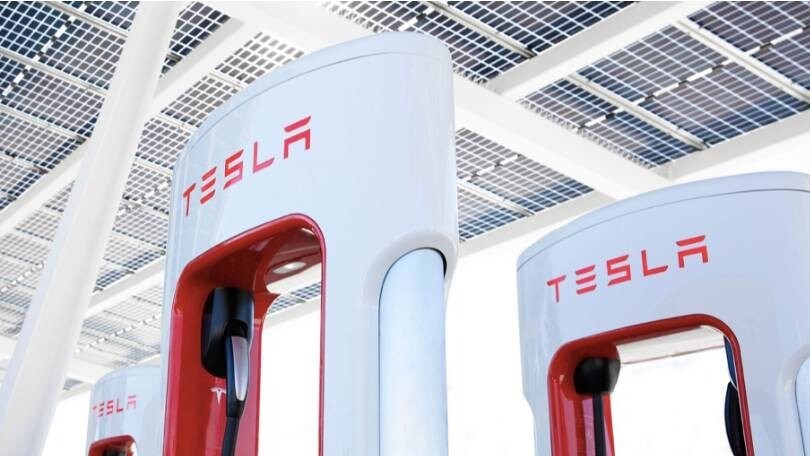 Tesla, stazioni Supercharger: espansioni e nuove tariffe nei punti ricarica