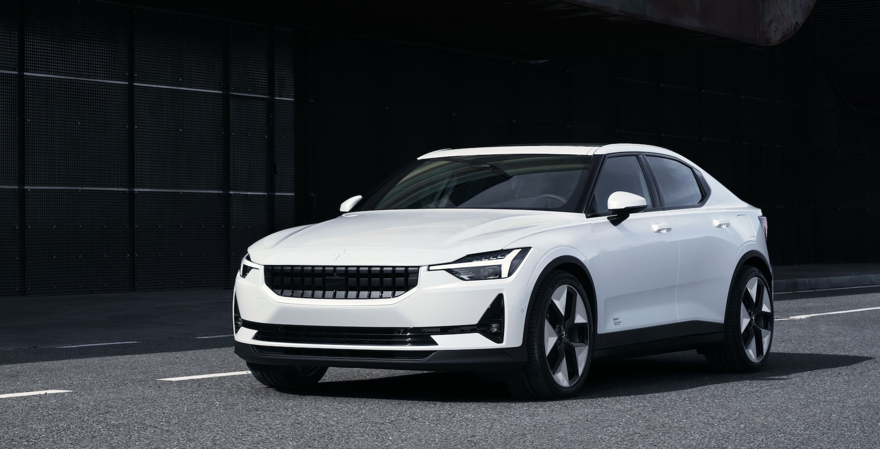 Polestar 2, la prova della berlina elettrica svedese