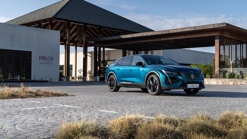 Peugeot 408, la prova del Suv-coupé