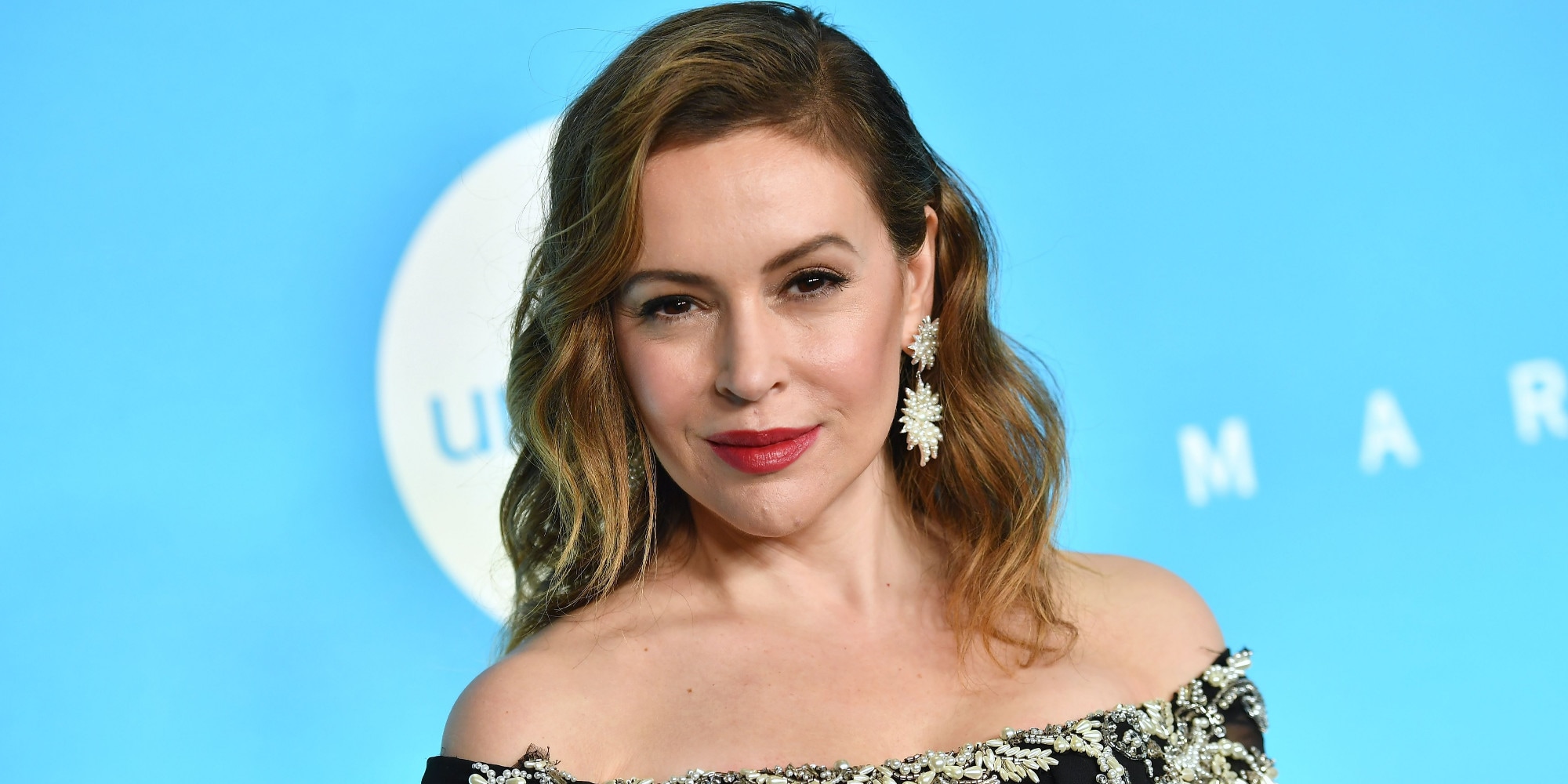 Alyssa Milano commenta l’acquisto della sua nuova Volkswagen Ev e succede un putiferio