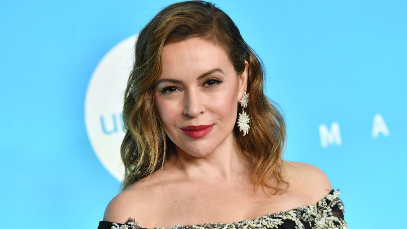 Alyssa Milano commenta l’acquisto della sua nuova Volkswagen Ev e succede un putiferio