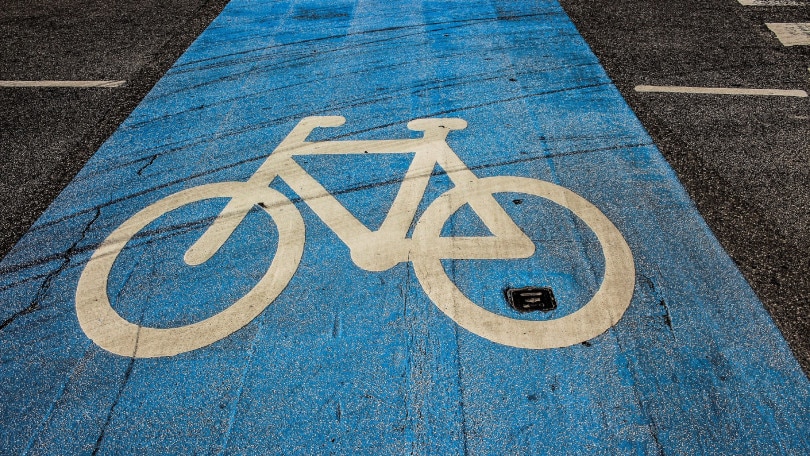 Piste ciclabili: il Governo Meloni taglia i fondi per i prossimi due anni