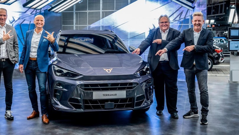 Cupra mostra in anteprima il Suv Terramar ai dipendenti