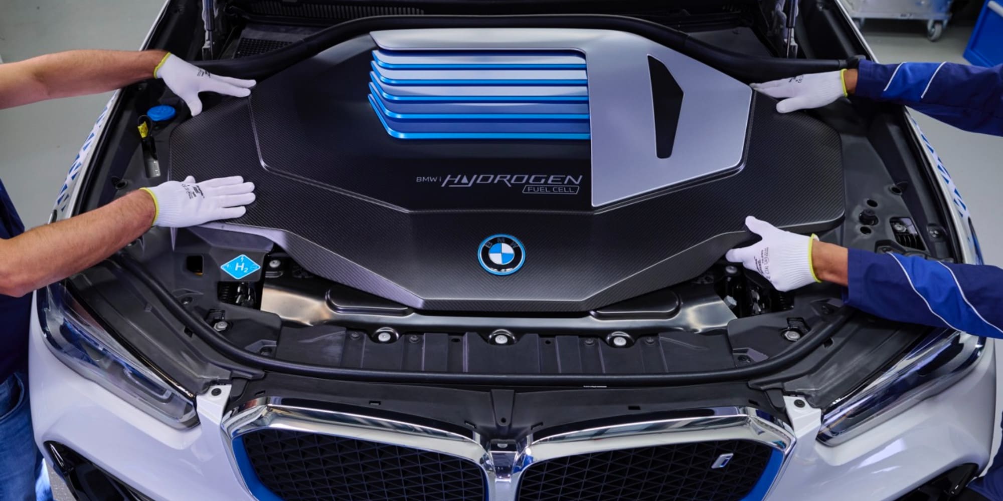 BMW iX5 Hydrogen, parte la produzione a Monaco
