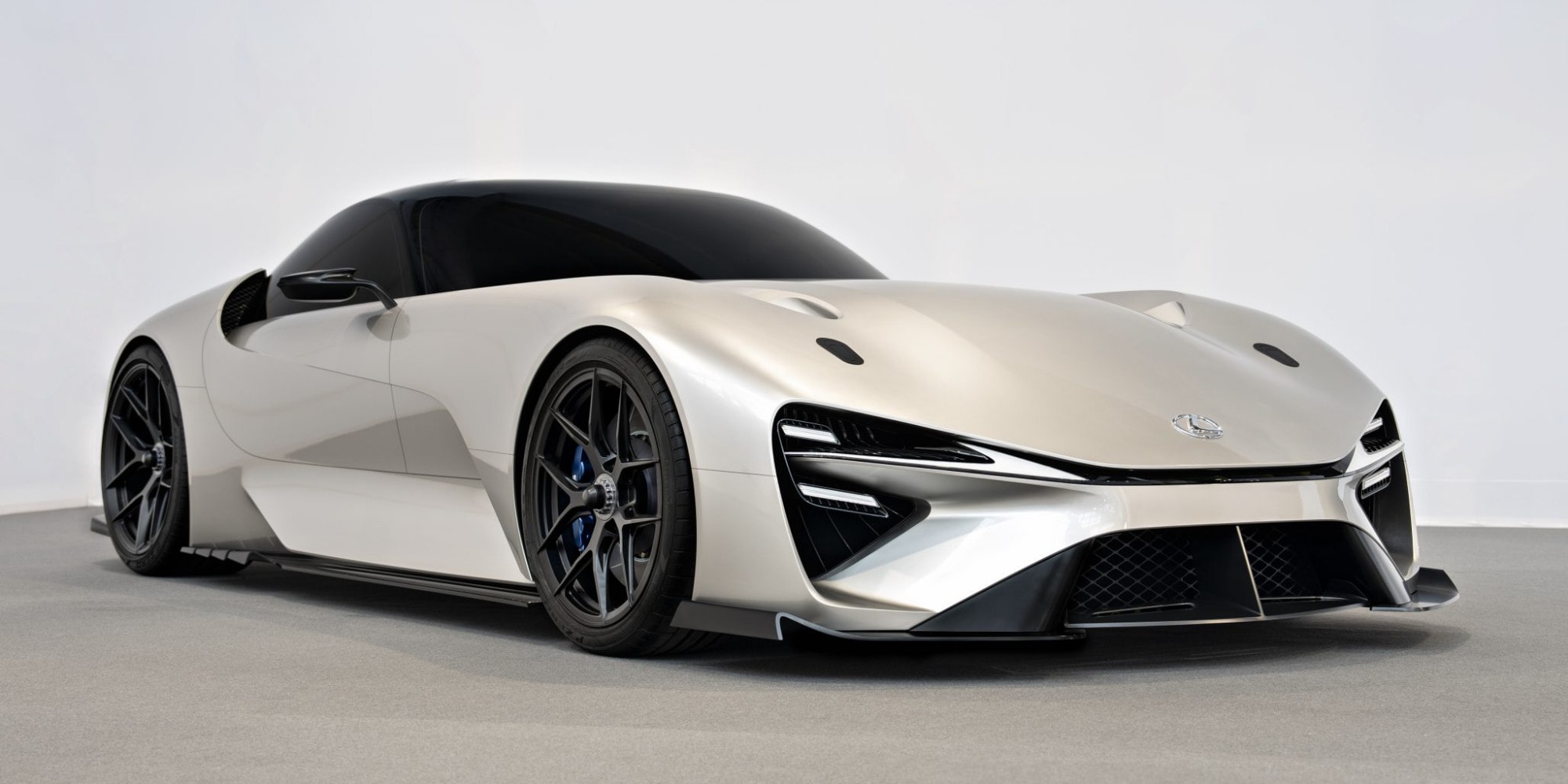 Sul nuovo numero di Auto: concept Toyota e Lexus, spettacolo neutrale