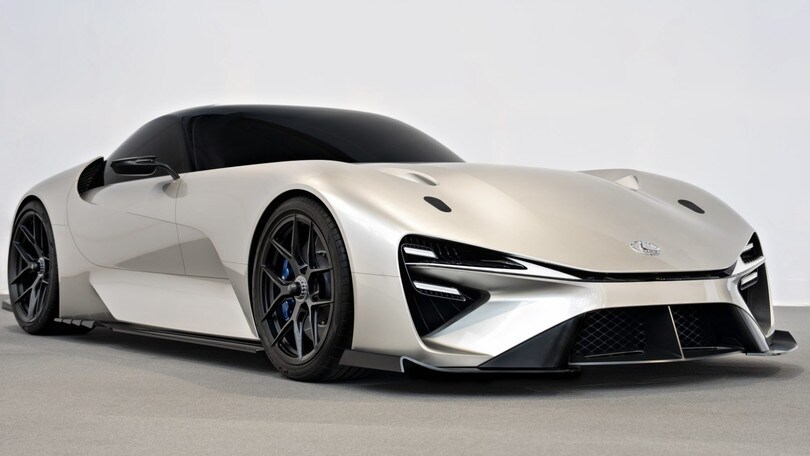Sul nuovo numero di Auto: concept Toyota e Lexus, spettacolo neutrale