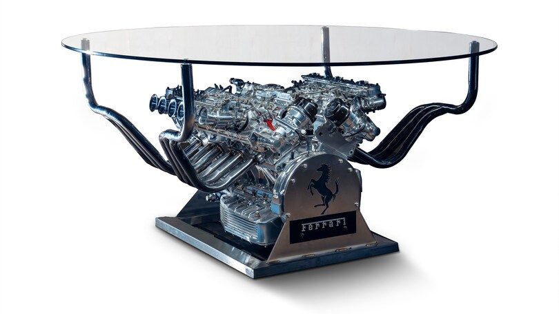 Ferrari, il V12 diventa un tavolino: il prezzo è da capogiro