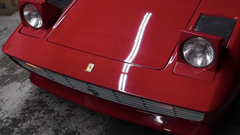 Ferrari 308, abbandonata in un fienile e restaurata
