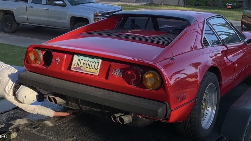 Da Magnum P.I. al garage abbandonato, rinasce la Ferrari 308 GTB