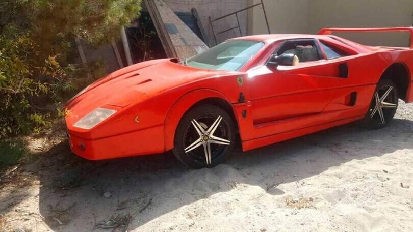 La finta Ferrari F40 del 2018