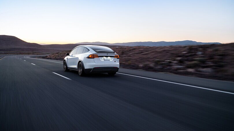 Nuova Tesla Model X Plaid