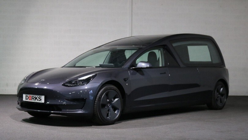 Tesla Hearse 3, quando il funerale diventa ecologico