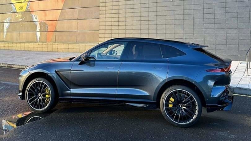 Nel garage di Fernando Alonso arriva una Aston Martin DBX
