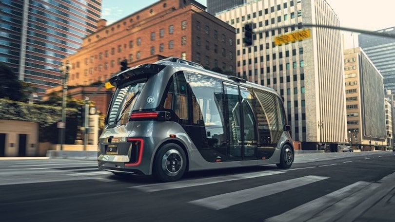 ZF al CES 2023 tra Shuttle autonomo e cintura riscaldata