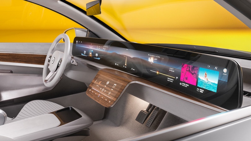 Continental, il maxischermo curvo arriva su strada nel 2025